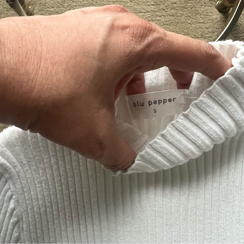 Blu Pepper White Ribbed Ruffled Bell Sleeve Top - Picture 3 of 5